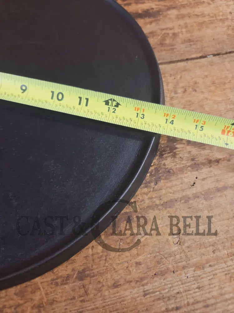 Spectacular piece! EARLY 1900’s Wagner arc straight logo #14 bailed round griddle SC24 - Griddle