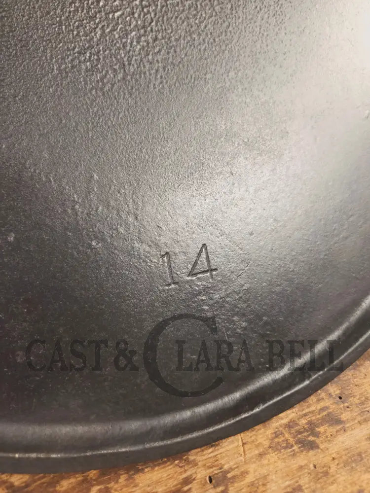 Spectacular piece! EARLY 1900’s Wagner arc straight logo #14 bailed round griddle SC24 - Griddle