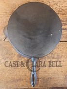 Stunner. Antique gate-marked unknown #10 skillet. Est 1880’s. RIGHT single spout heat ring bottom w/ pointy handle