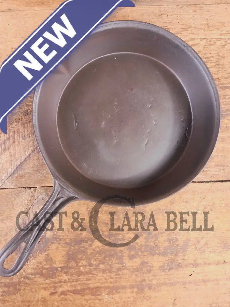 Stunner. Antique gate-marked unknown #7 skillet. Est 1880’s. Left single spout heat ring bottom w/ semi fancy handle