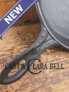 Stunner. Antique gate-marked unknown #9 skillet. Est 1880’s. Left single spout heat ring bottom w/ pointy handle Skillet