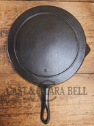 Stunner. Antique gate-marked unknown #9 skillet. Est 1880’s. Left single spout heat ring bottom w/ pointy handle Skillet