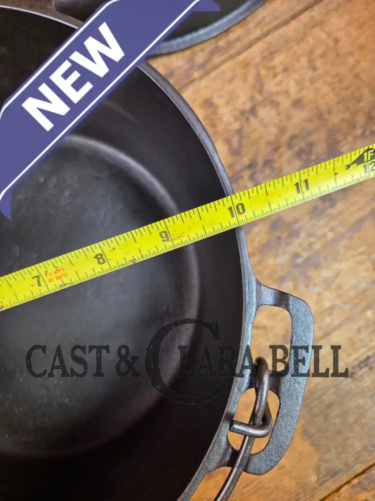 Stunning! 1930’s Favorite Piqua Ware #8 Dutch Oven with matching lid. Smiley Logo. Dutch Ovens Trivets & Kettles