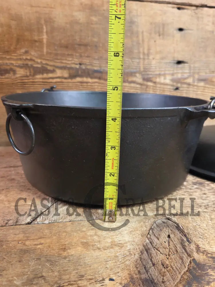 Stunning! 1930’s Favorite Piqua Ware #8 Dutch Oven with matching lid. Smiley Logo. Dutch Ovens Trivets & Kettles