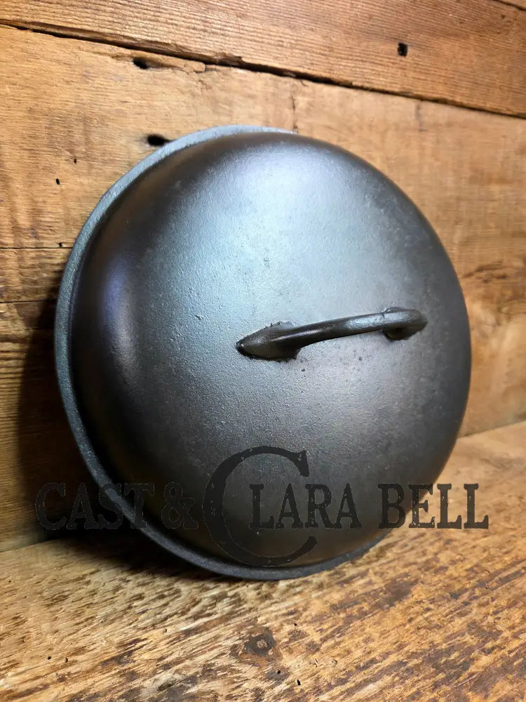 Stunning! 1930’s Favorite Piqua Ware #8 Dutch Oven with matching lid. Smiley Logo. Dutch Ovens Trivets & Kettles