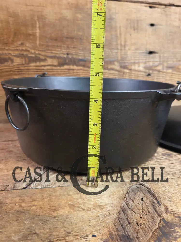 Stunning! 1930’s Favorite Piqua Ware #8 Dutch Oven with matching lid. Smiley Logo. Dutch Ovens Trivets & Kettles