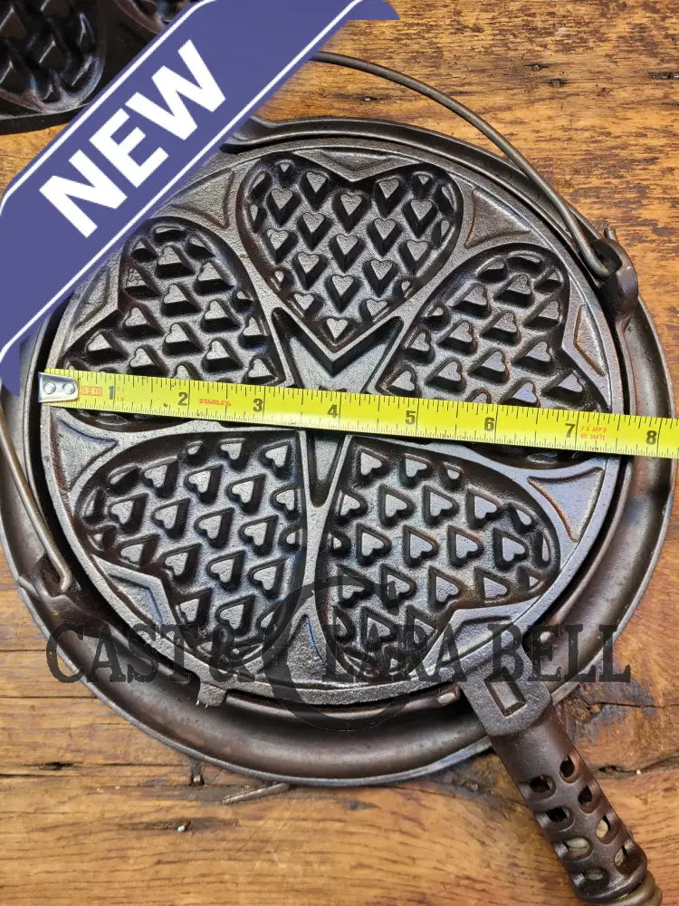 Stunning. The Premier Waffle Iron! Griswold No. 18 ’Heart And Star’ (919/920) Waffle Iron.