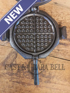 Stunning. VHTF 1930’s Hammered finish Griswold #8 Waffle Iron. The best you can buy - Waffle Iron