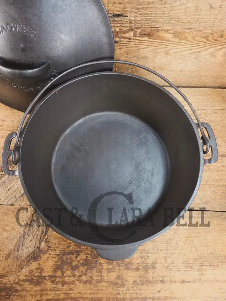 Super Cool 1900-30 #9 Wagner Drip Drop Roaster Dutch Oven w Turtle Top (Sawtooth pattern) lid - Dutch Ovens Trivets &
