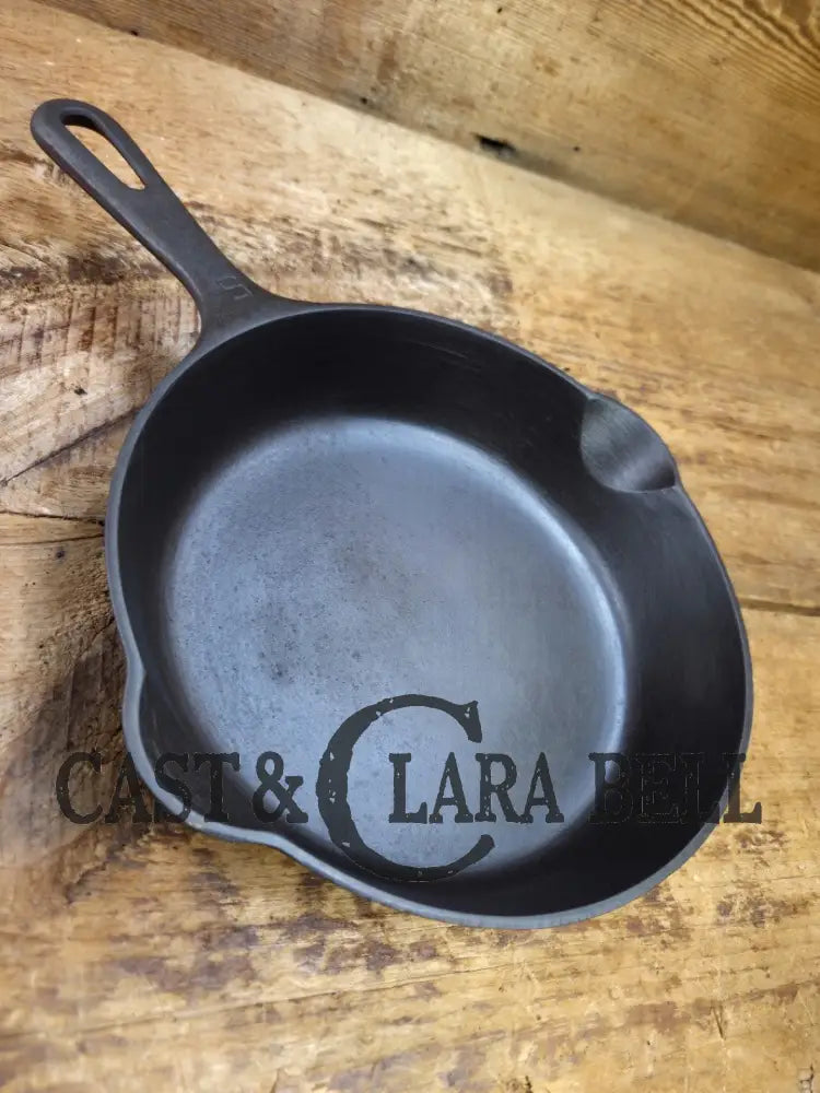 Super handy 1930’s Griswold No. 5 Saute Skillet Small Logo Grooved Handle Smooth Bottom 724 L Skillet