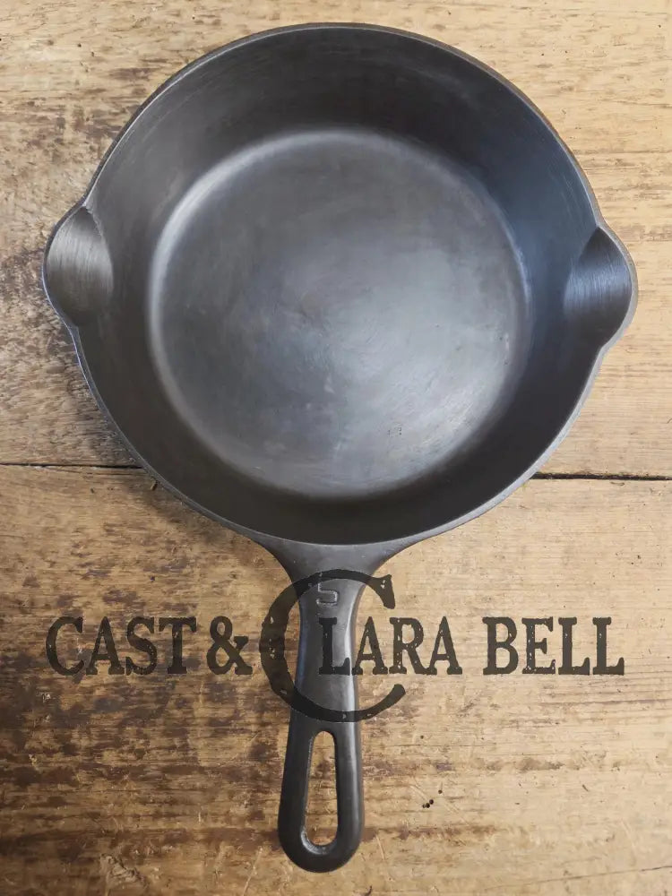 Super handy 1930’s Griswold No. 5 Saute Skillet Small Logo Grooved Handle Smooth Bottom 724 M. Restored and Ready to