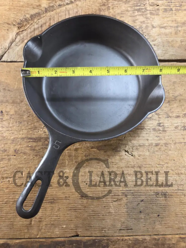 Super handy 1930’s Griswold No. 5 Saute Skillet Small Logo Grooved Handle Smooth Bottom 724. Restored and Ready to Use!
