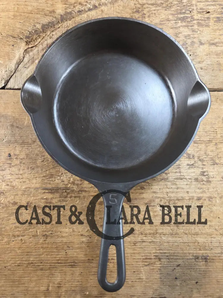 Super handy 1930’s Griswold No. 5 Saute Skillet Small Logo Smooth Bottom 724. Skillet