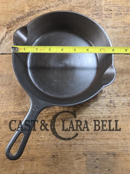 Super handy 1930’s Griswold No. 5 Saute Skillet Small Logo Smooth Bottom 724. Skillet