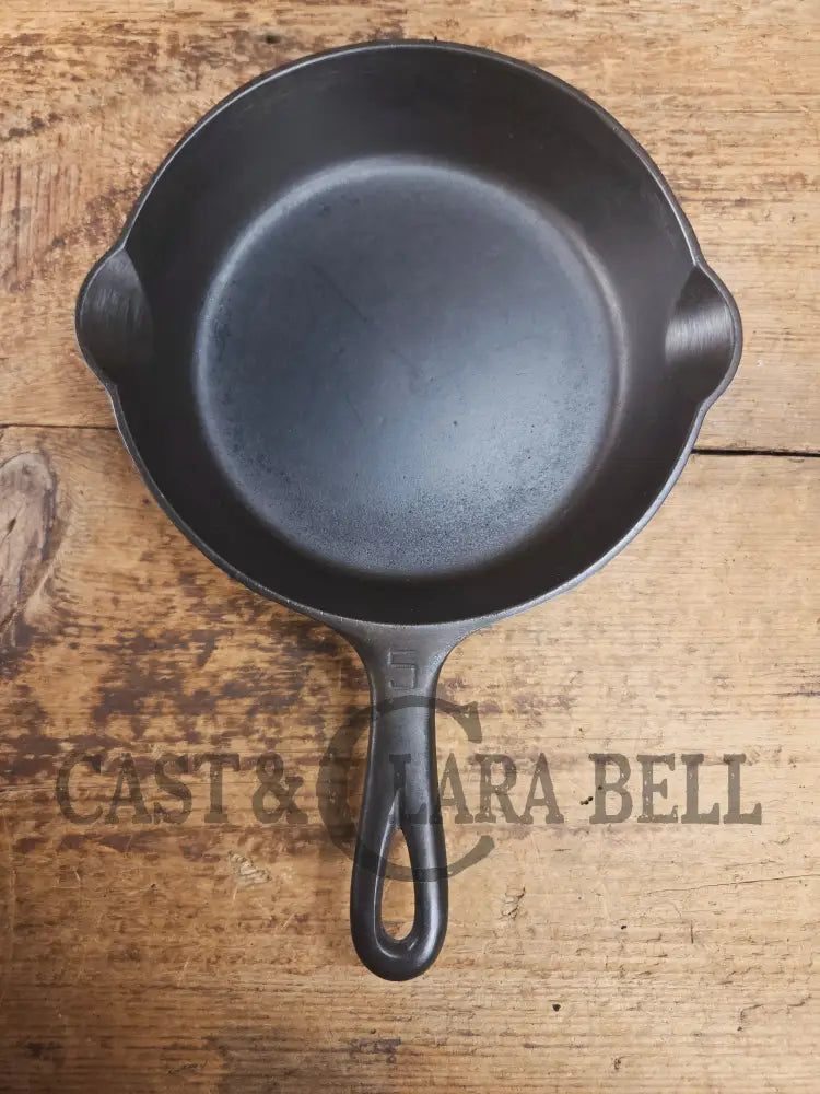Super handy 1930’s Griswold No. 5 Sauté Skillet Small Logo Smooth Bottom 724. Restored and Ready to Use! Skillet