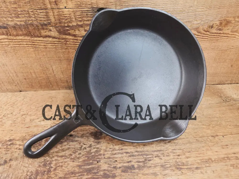 Super handy 1930’s Griswold No. 5 Sauté Skillet Small Logo Smooth Bottom 724. Restored and Ready to Use! Skillet