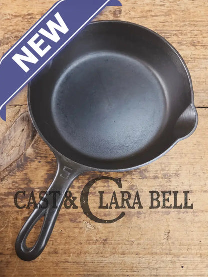 Super handy 1930’s Griswold No. 5 Sauté Skillet Small Logo Smooth Bottom 724. Restored and Ready to Use! Skillet