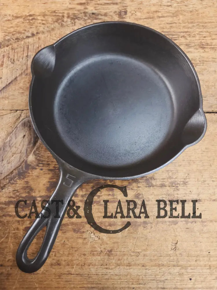 Super handy 1930’s Griswold No. 5 Sauté Skillet Small Logo Smooth Bottom 724. Restored and Ready to Use! Skillet