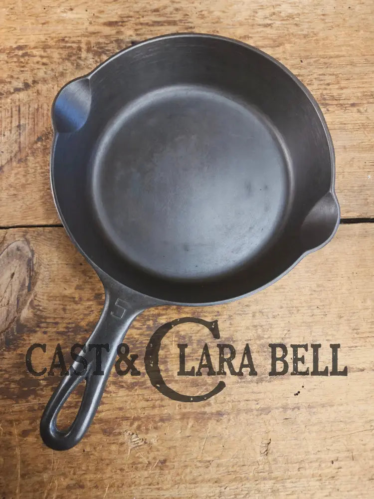 Super handy 1930’s Griswold No. 5 Saute Skillet Small Logo Smooth Bottom 724. Restored and Ready to Use! Skillet