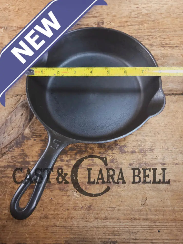 Super handy 1930’s Griswold No. 5 Sauté Skillet Small Logo Smooth Bottom 724. Restored and Ready to Use! Skillet