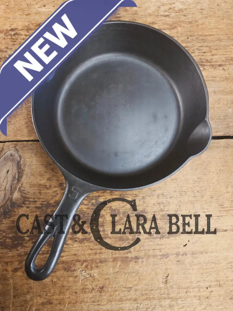 Super handy 1930’s Griswold No. 5 Saute Skillet Small Logo Smooth Bottom 724. Restored and Ready to Use! Skillet