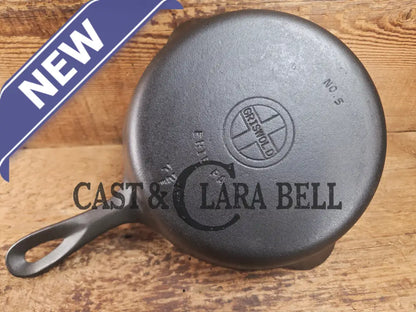 Super handy 1930’s Griswold No. 5 Sauté Skillet Small Logo Smooth Bottom 724. Restored and Ready to Use! Skillet
