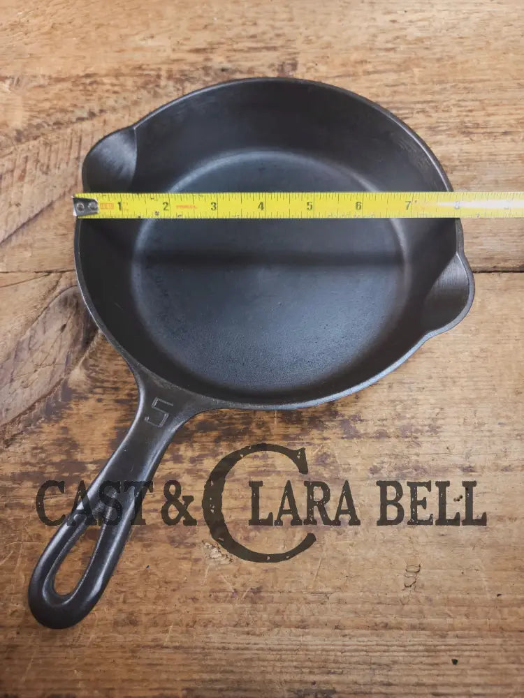 Super handy 1930’s Griswold No. 5 Sauté Skillet Small Logo Smooth Bottom 724. Restored and Ready to Use! Skillet