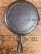 Super hard to find!! Gorgeous 1920’s Griswold’s Victor #5 Skillet with Heat Ring Fully Marked 695 Skillet