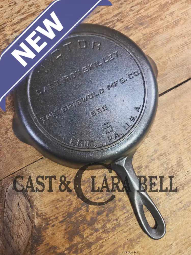 Super hard to find!! Gorgeous 1920’s Griswold’s Victor #5 Skillet with Heat Ring Fully Marked 695. Skillet