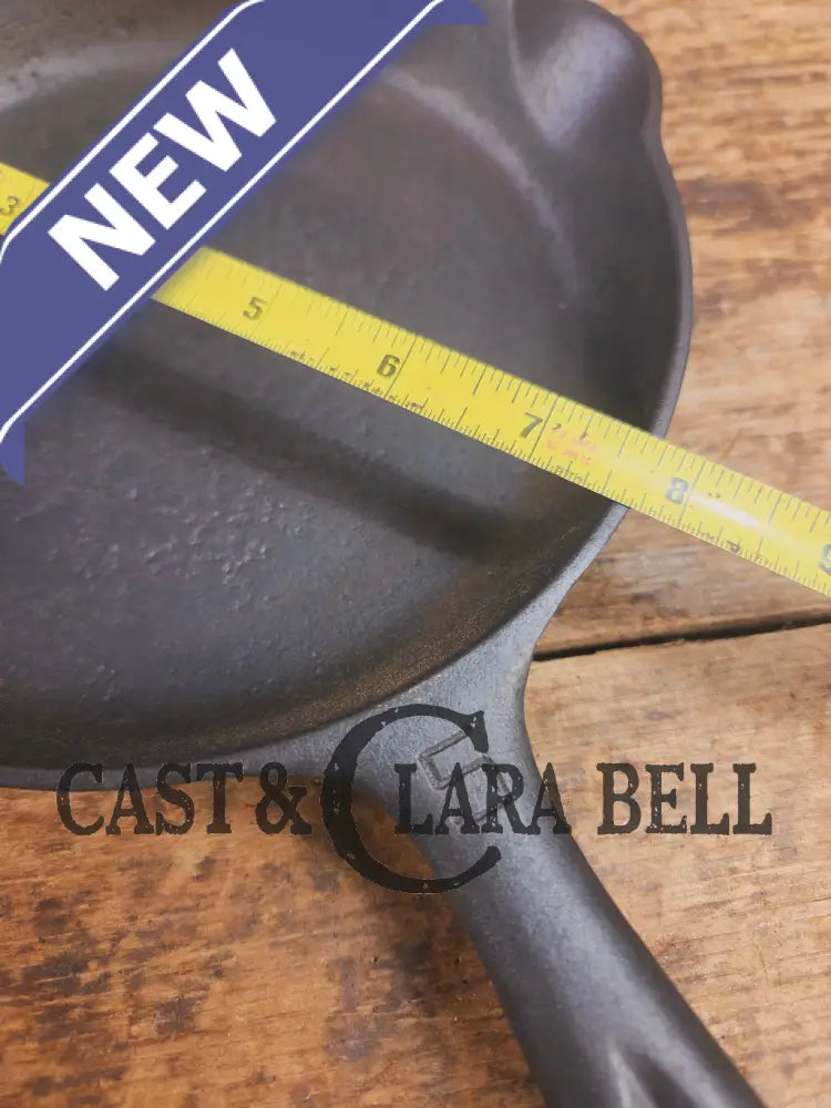 Super hard to find!! Gorgeous 1920’s Griswold’s Victor #5 Skillet with Heat Ring Fully Marked 695 Skillet