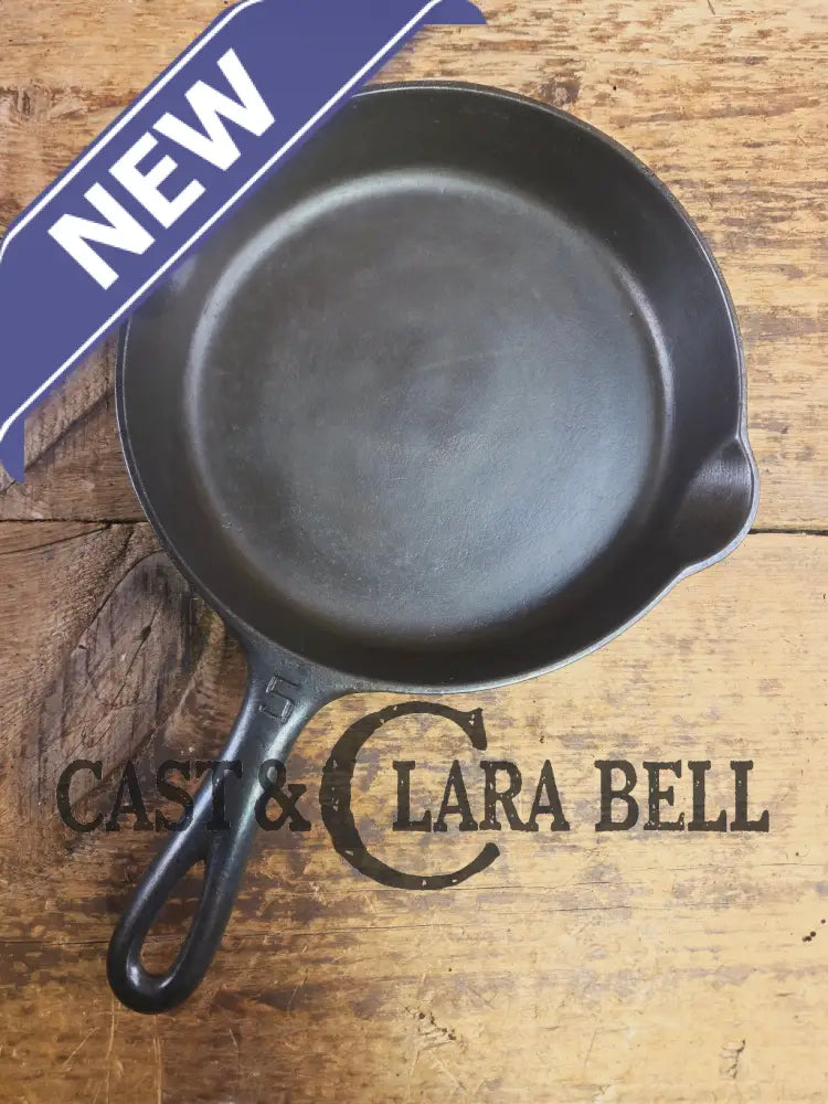 Super hard to find!! Gorgeous 1920’s Griswold’s Victor #5 Skillet with Heat Ring Fully Marked 695. Skillet