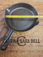 Super hard to find!! Gorgeous 1920’s Griswold’s Victor #5 Skillet with Heat Ring Fully Marked 695. Skillet