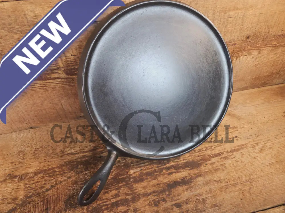 Super unique and gorgeous!! #740 Griswold #10 Round handled griddle with SLANT logo and NO Circles! Very different