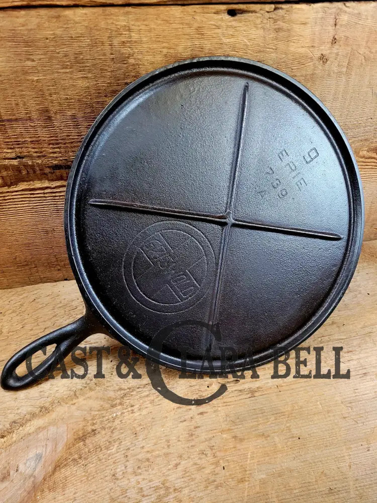 Super Unique And Hard To Find!! Gorgeous Griswold 739 Erie Round Handled Griddle. Great For Grilled