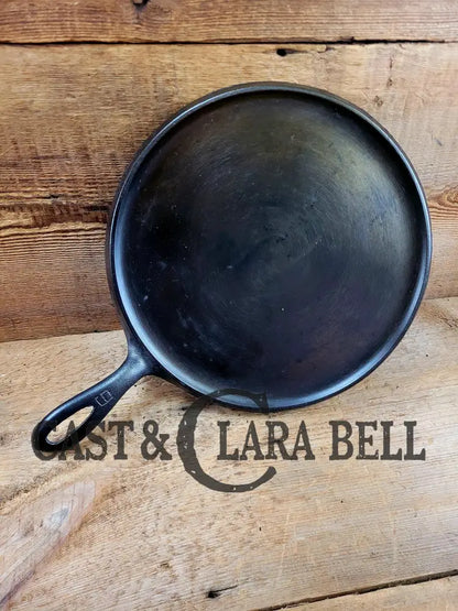 Super Unique And Hard To Find!! Gorgeous Griswold 739 Erie Round Handled Griddle. Great For Grilled