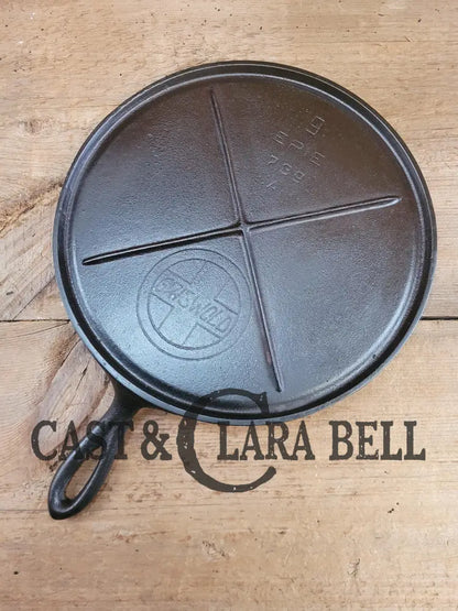 Super Unique And Hard To Find!! Gorgeous Griswold 739 Erie Round Handled Griddle. Great For Grilled