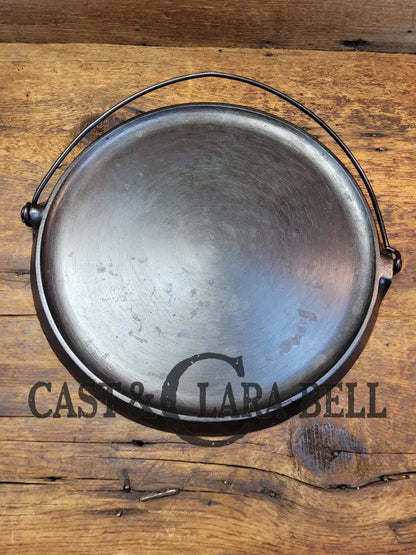 Super Unique And Tough To Find!! Early 1920’S Gorgeous Griswold #10 Round Griddle With Bail