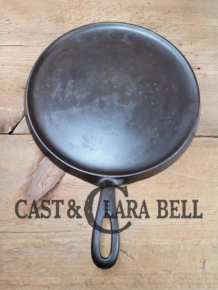 Super Unique & Hard To Find!! Gorgeous #9 Griswold 739 Round Handled Griddle. ’Heat Slowly’