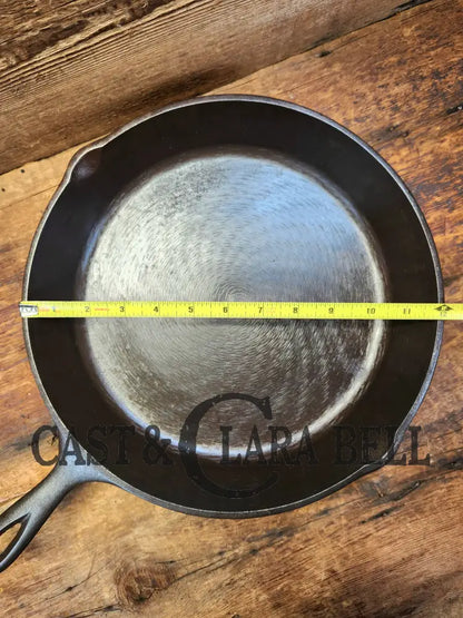 Swirly!! Post 1960’S Lodge #10 Skillet With 3 Notch Heat Ring. Beautiful Swirls!