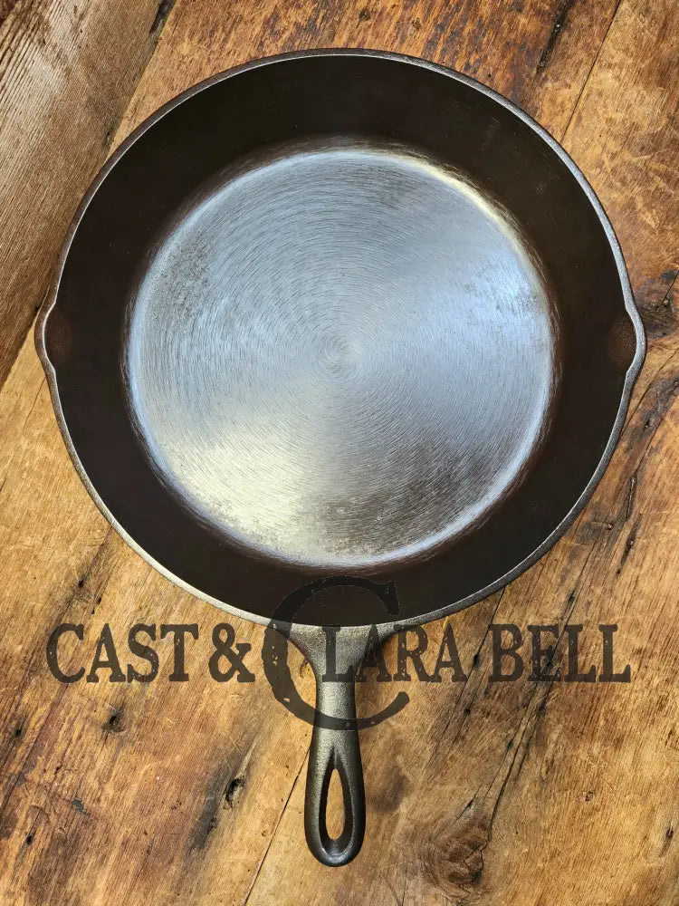 Swirly!! Post 1960’S Lodge #10 Skillet With 3 Notch Heat Ring. Beautiful Swirls!