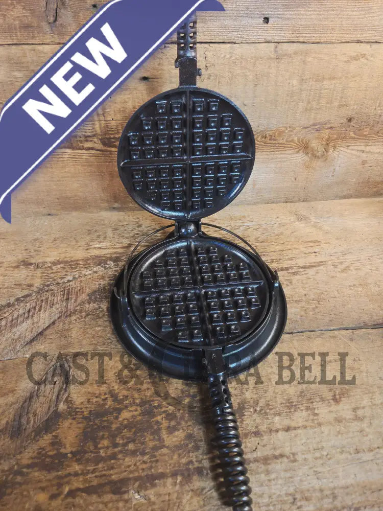 The BEST gift idea! Gorgeous Griswold #8 Cast Waffle Iron #151/151 Low base #152 - Waffle Iron