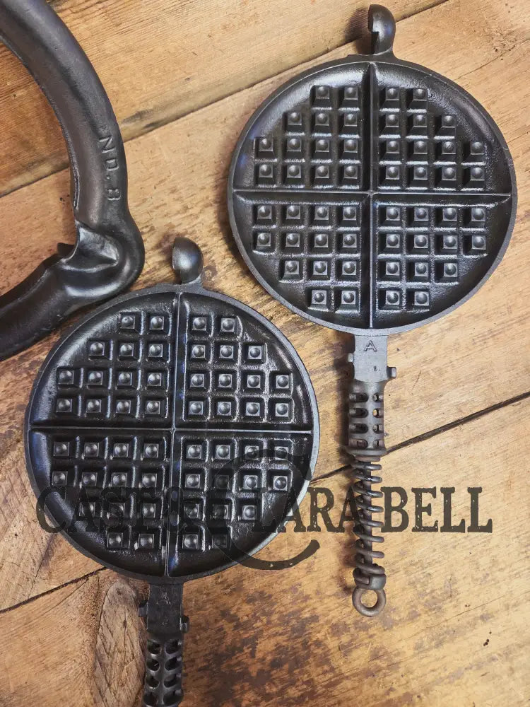 The BEST gift idea! Gorgeous Griswold #8 Cast Waffle Iron #151/151 Low base Fully Restored and Seasoned! Waffle Iron