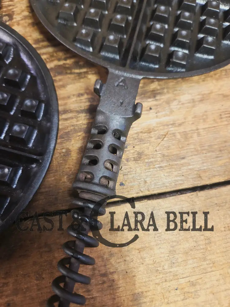 The BEST gift idea! Gorgeous Griswold #8 Cast Waffle Iron #151/151 Low base Fully Restored and Seasoned! Waffle Iron