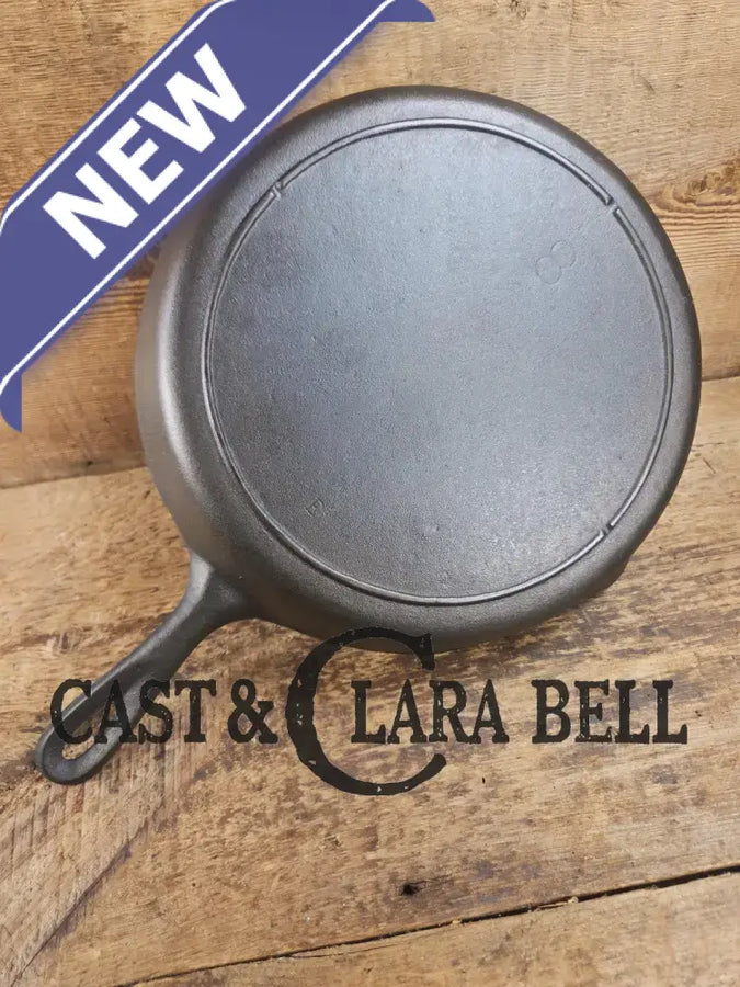 The Cast & Clara Bell Classic #8 Skillet Gift Box - Gift Box