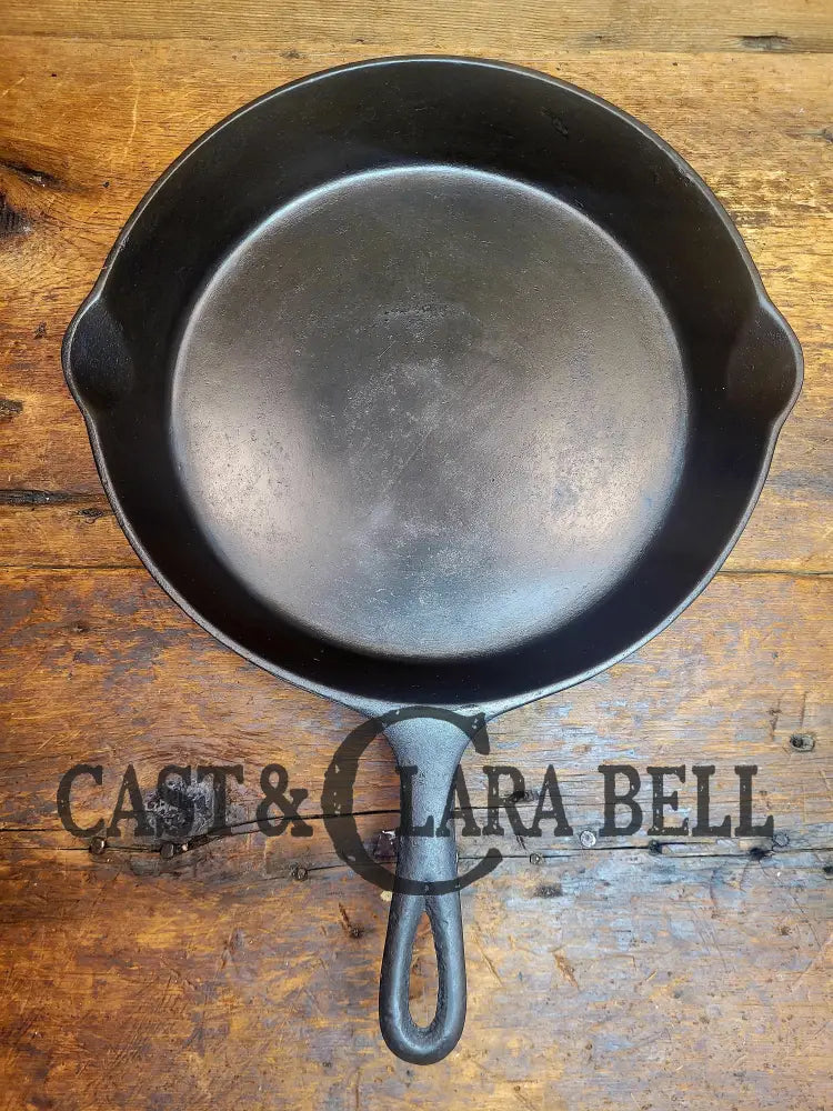 The Clara Bell Classic! 1940S Era Lodge #8 Cast Iron Skillet With 3 Notch Heat Ring