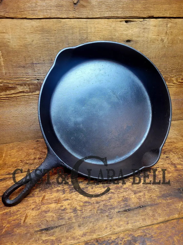 The Clara Bell Classic! 1940S Era Lodge #8 Cast Iron Skillet With 3 Notch Heat Ring