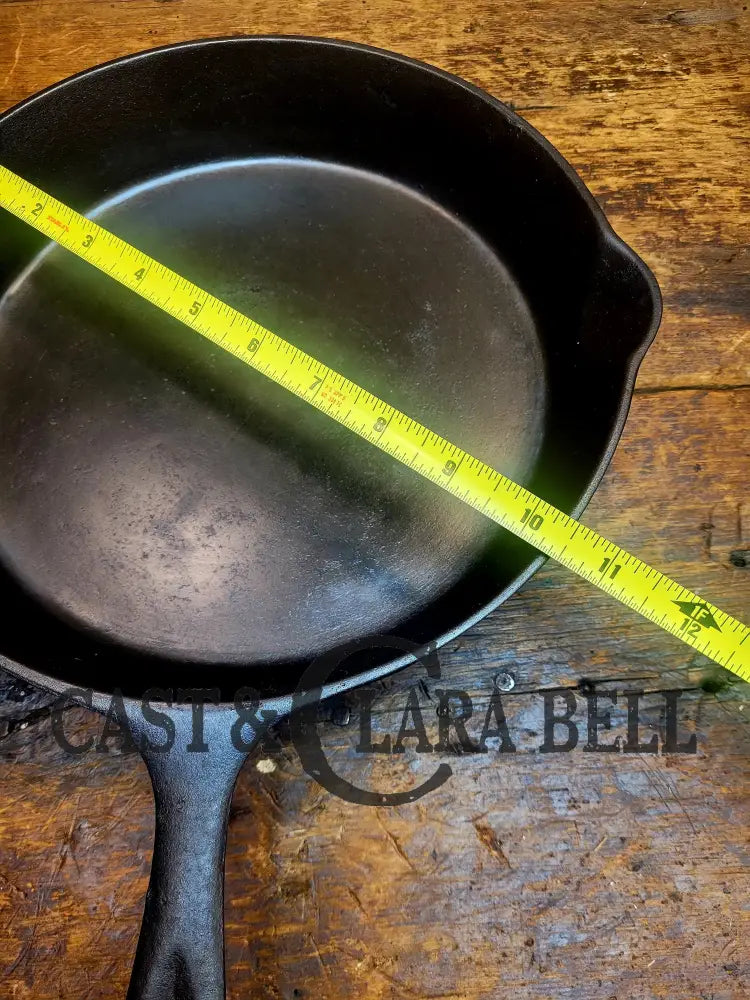 The Clara Bell Classic! 1940S Era Lodge #8 Cast Iron Skillet With 3 Notch Heat Ring