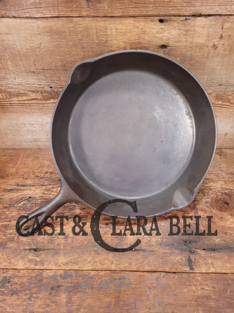 The Clara Bell Classic! 1940S Era Lodge #8 Cast Iron Skillet With 3 Notch Heat Ring S Mark