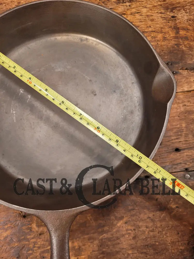 The Clara Bell Classic! 1940S Era Lodge #8 Cast Iron Skillet With 3 Notch Heat Ring S Mark