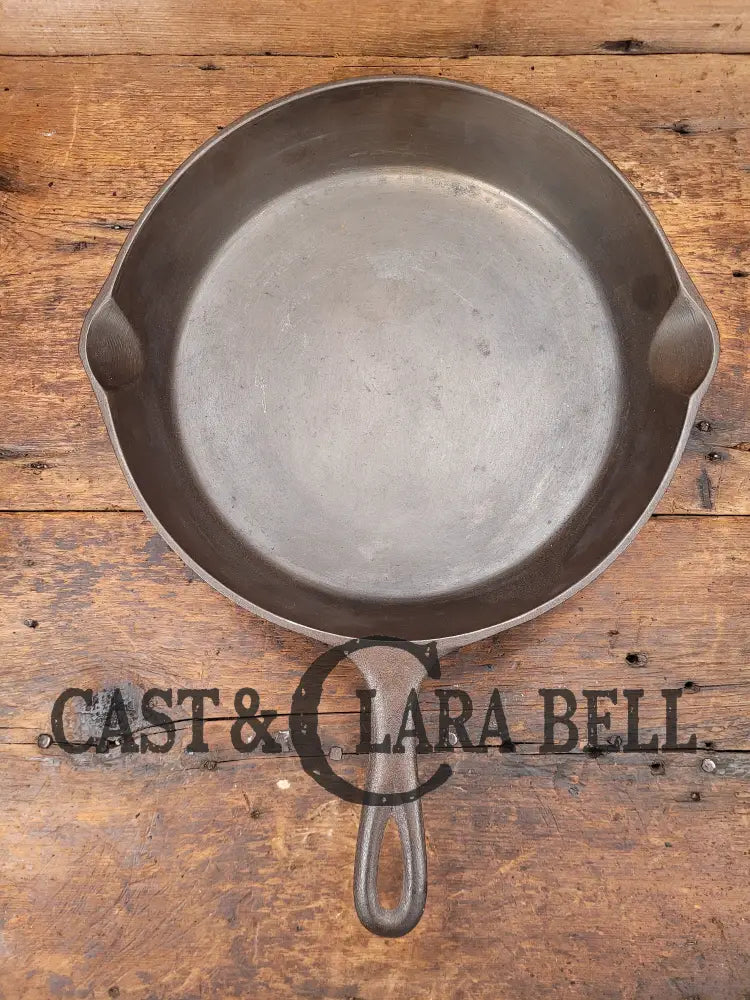 The Clara Bell Classic! 1940S Era Lodge #8 Cast Iron Skillet With 3 Notch Heat Ring S Mark